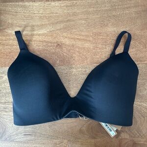 SKIMS Wireless Form Tshirt Bra Onyx